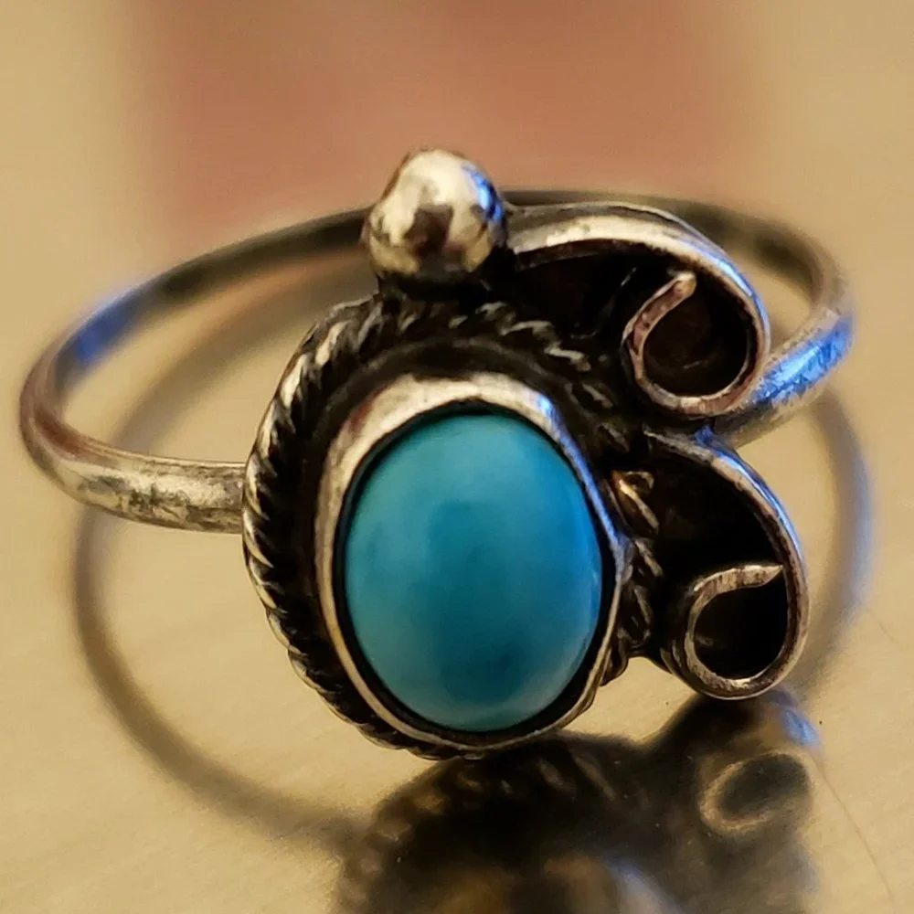 Vintage Handmade Southwest Native American Turquoise Sterling Silver Ring